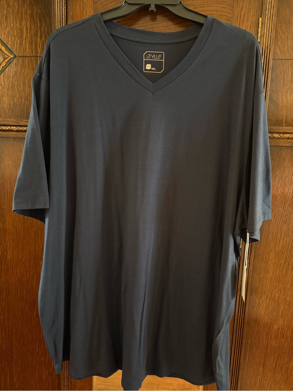 STYLUS Men's V-Neck Short Sleeve Tee in Navy Blue